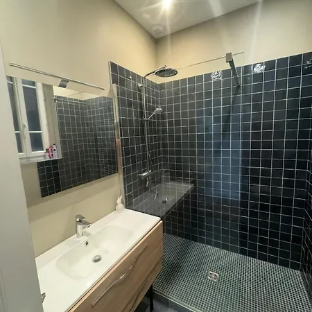 Large Beautiful In The Heart Of Apartament *