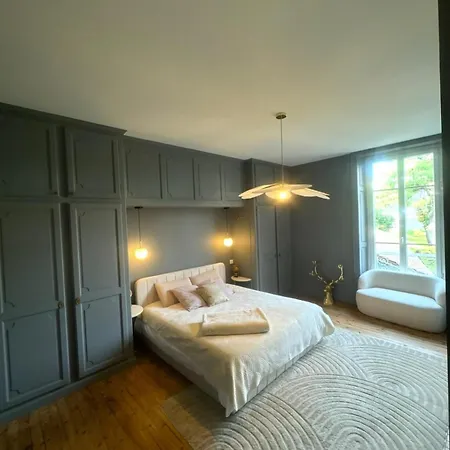 Apartament Large Beautiful In The Heart Of Aurillac