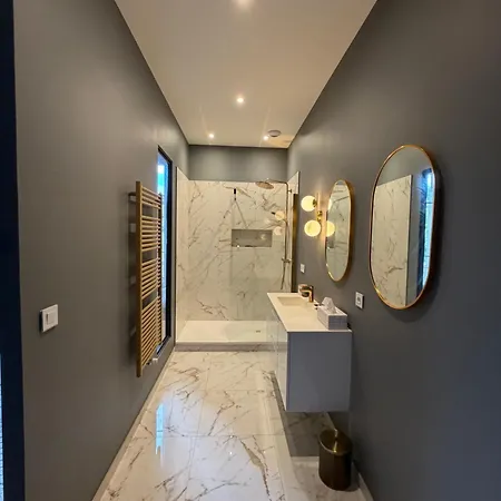 Large Beautiful In The Heart Of Apartamento *