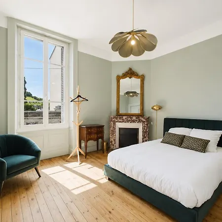 Large Beautiful In The Heart Of Apartment